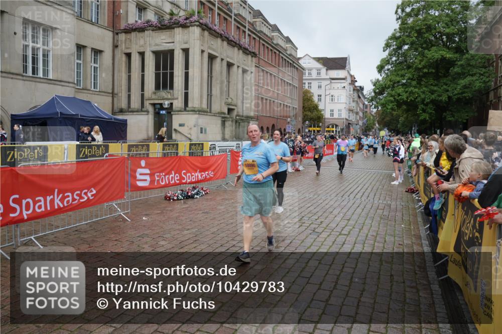 13.09.2026 - Kiel Lauf Yannick Fuchs http://msf.ph/oto/10429783 13.09.2026 11:11:13 Ziel 1079, 2192, 2251, 4019, 5341, 6852, 7473, 8314, 8315, 8826, 9693, 10067, 11361, 11934, 11947, 586, 1523, 2512, 2628, 5920, 6409, 6670, 6756, 6852, 7930, 8468, 8491, 10090, 10380, 10550, 10661, 11600, 11644, 1460, 1655, 3346, 4053, 4090, 4589, 5869, 7181, 7431, 8127, 10882, 11417, 11719, 12845, 586, 1334, 2134, 2175, 2176, 2177, 3245, 3716, 6476, 9206, 9406, 9916, 10090, 10101, 10550 meine-sportfotos.de