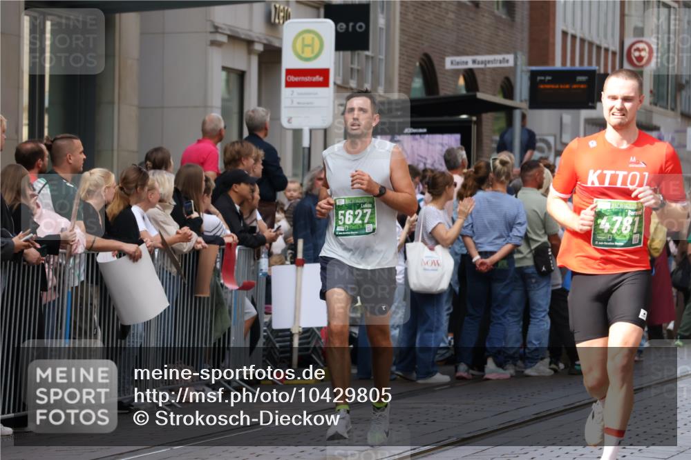 13.09.2026 - 21. swb-Marathon Bremen Strokosch-Dieckow http://msf.ph/oto/10429805 13.09.2026 13:09:42 Ziel 538, 567, 623, 1723, 1975, 2020, 2750, 4781, 5627, 8835, 9277, 9804, 9817, 195, 1034, 2750, 3197, 4473, 4782, 5111, 6652, 8759, 9241, 9789 meine-sportfotos.de