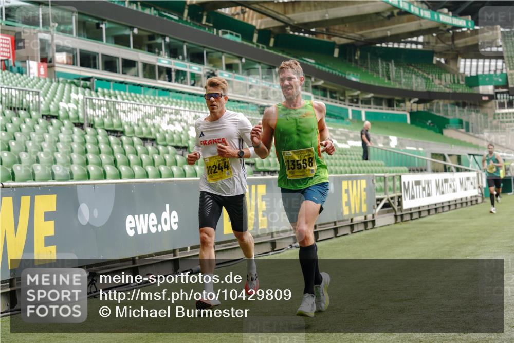 13.09.2026 - 21. swb-Marathon Bremen Michael Burmester http://msf.ph/oto/10429809 13.09.2026 10:20:59 Laufen im Stadion 10244, 10261, 10262, 10818, 10961, 10994, 11067, 11068, 11142, 11176, 11197, 11418, 11512, 11916, 11964, 12289, 12324, 12358, 12413, 12456, 12513, 12520, 12540, 13505, 13514, 13540, 13548, 13558, 13560, 13568, 13575, 13583, 13588, 13590, 13601, 13605, 13606, 13608, 13610, 13619, 13633, 13637, 10597, 12272, 12457, 12458, 13501, 13504, 13510, 13515, 13517, 13522, 13542, 13543, 13547, 13554, 13561, 13567, 13579, 13623, 13635 meine-sportfotos.de