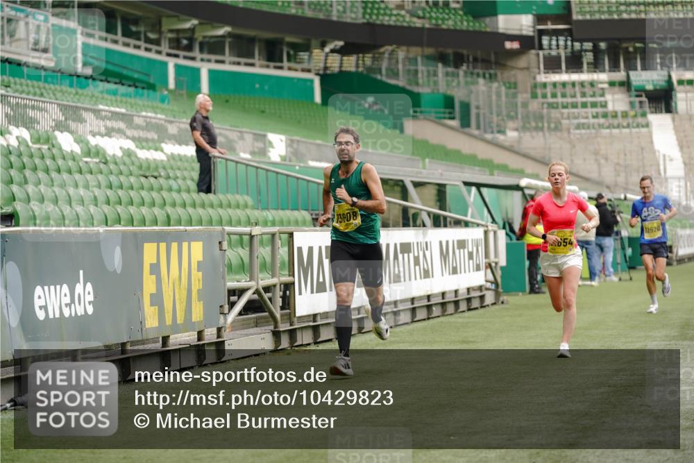 13.09.2026 - 21. swb-Marathon Bremen Michael Burmester http://msf.ph/oto/10429823 13.09.2026 10:21:02 Laufen im Stadion 10244, 10261, 10262, 10818, 10961, 10994, 11067, 11068, 11142, 11176, 11197, 11418, 11512, 11916, 11964, 12289, 12324, 12358, 12413, 12456, 12513, 12520, 12540, 13505, 13514, 13540, 13548, 13551, 13558, 13560, 13568, 13575, 13583, 13588, 13590, 13601, 13605, 13606, 13608, 13610, 13619, 13633, 13637, 10597, 12457, 12458, 13501, 13504, 13510, 13515, 13517, 13522, 13542, 13543, 13554, 13561, 13567, 13579, 13623, 13635 meine-sportfotos.de