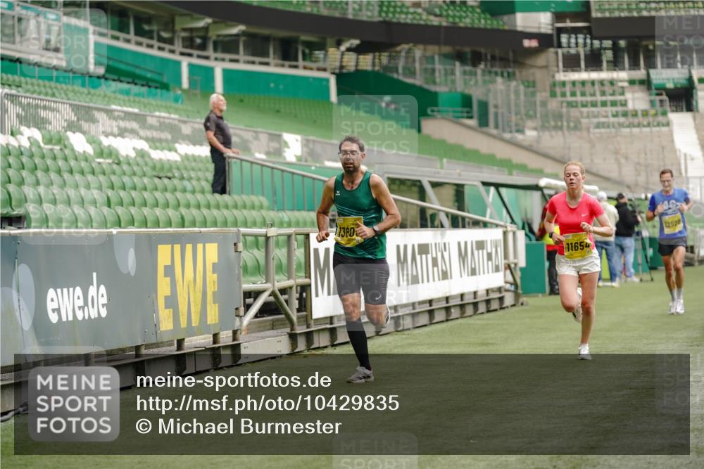 13.09.2026 - 21. swb-Marathon Bremen Michael Burmester http://msf.ph/oto/10429835 13.09.2026 10:21:02 Laufen im Stadion 10244, 10261, 10262, 10818, 10961, 10994, 11067, 11068, 11142, 11176, 11197, 11418, 11512, 11916, 11964, 12289, 12324, 12358, 12413, 12456, 12513, 12520, 12540, 13505, 13514, 13540, 13548, 13551, 13558, 13560, 13568, 13575, 13583, 13588, 13590, 13601, 13605, 13606, 13608, 13610, 13619, 13633, 13637, 10597, 12457, 12458, 13501, 13504, 13510, 13515, 13517, 13522, 13542, 13543, 13554, 13561, 13567, 13579, 13623, 13635 meine-sportfotos.de
