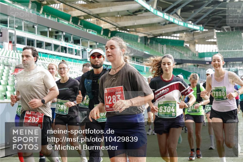 13.09.2026 - 21. swb-Marathon Bremen Michael Burmester http://msf.ph/oto/10429839 13.09.2026 13:27:23 Laufen im Stadion 111, 186, 202, 357, 364, 390, 478, 597, 726, 829, 833, 888, 925, 1077, 1220, 1412, 1473, 1496, 1530, 1608, 1618, 1700, 1769, 1958, 1961, 1984, 2236, 2273, 2309, 2382, 2384, 2388, 2404, 2428, 2502, 2507, 2508, 2542, 2558, 2576, 2582, 2592, 2656, 2675, 2725, 2748, 2817, 2875, 2876, 2923, 2965, 2970, 3045, 3047, 3050, 3073, 3084, 3184, 3219, 3359, 3433, 3540, 3592, 3629, 3756, 3885, 3907, 3978, 4457, 4660 meine-sportfotos.de