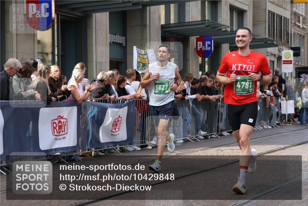 13.09.2026 - 21. swb-Marathon Bremen Strokosch-Dieckow http://msf.ph/oto/10429848 13.09.2026 13:09:45 Ziel 538, 567, 623, 957, 1723, 1975, 2020, 4781, 5627, 8835, 9277, 9817, 195, 2750, 4473, 4782, 5111, 6652, 9241, 9804 meine-sportfotos.de