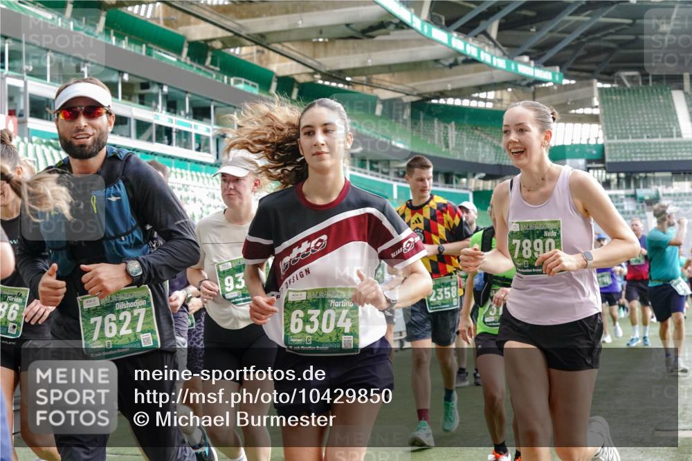13.09.2026 - 21. swb-Marathon Bremen Michael Burmester http://msf.ph/oto/10429850 13.09.2026 13:27:24 Laufen im Stadion 111, 186, 202, 357, 364, 390, 478, 597, 726, 829, 833, 888, 925, 1077, 1220, 1412, 1473, 1496, 1530, 1608, 1618, 1700, 1769, 1958, 1961, 1984, 2236, 2273, 2309, 2382, 2384, 2388, 2404, 2428, 2502, 2507, 2508, 2542, 2558, 2576, 2582, 2592, 2656, 2675, 2725, 2748, 2817, 2875, 2876, 2923, 2965, 2970, 3045, 3047, 3050, 3073, 3084, 3184, 3219, 3359, 3433, 3540, 3592, 3629, 3756, 3885, 3907, 3978, 4457, 4660 meine-sportfotos.de