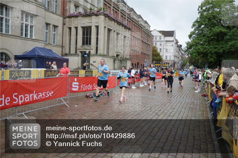 13.09.2026 - Kiel Lauf Yannick Fuchs http://msf.ph/oto/10429886 13.09.2026 11:11:25 Ziel 1079, 1460, 1655, 2192, 3346, 4090, 4589, 5869, 7181, 7431, 8127, 9693, 10067, 10882, 11361, 11417, 11719, 11947, 12845, 1523, 2251, 2512, 2628, 4019, 5341, 5920, 6756, 6852, 7473, 7930, 8314, 8315, 8468, 8826, 10380, 10661, 11644, 11934, 141, 1761, 3580, 4053, 6729, 9260, 9739, 9784, 11756, 12053, 1523, 5920, 6409, 6670, 8491, 10380, 11600 meine-sportfotos.de