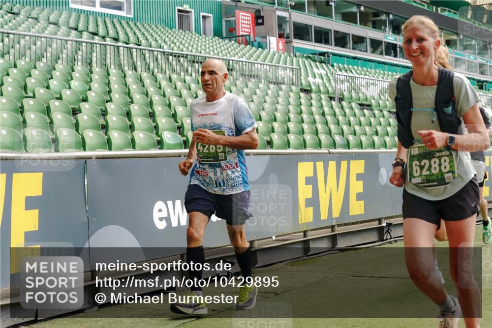 13.09.2026 - 21. swb-Marathon Bremen Michael Burmester http://msf.ph/oto/10429895 13.09.2026 13:03:32 Laufen im Stadion 209, 210, 488, 534, 596, 722, 725, 762, 881, 936, 940, 1014, 1250, 1343, 1458, 1460, 1479, 1611, 1649, 1653, 1771, 2223, 2276, 2292, 2345, 2364, 2369, 2378, 2421, 2434, 2513, 2625, 2666, 2668, 2779, 2851, 2891, 2900, 2934, 2977, 3013, 3028, 3114, 3135, 3163, 3164, 3258, 3360, 3402, 3425, 3454, 3460, 3496, 3510, 3521, 3576, 3579, 3585, 3597, 3603, 3618, 3721, 3796, 3846, 3852, 3859, 3893, 3938, 3970, 3983, 4000, 4077, 4133, 4506, 4558, 242 meine-sportfotos.de