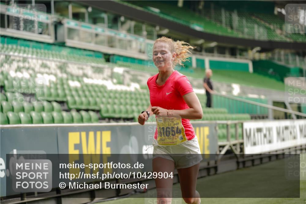 13.09.2026 - 21. swb-Marathon Bremen Michael Burmester http://msf.ph/oto/10429904 13.09.2026 10:21:05 Laufen im Stadion 10244, 10261, 10262, 10818, 10961, 10994, 11067, 11068, 11142, 11176, 11197, 11418, 11512, 11916, 11964, 12289, 12324, 12358, 12413, 12456, 12513, 12520, 12540, 13505, 13514, 13540, 13548, 13551, 13558, 13560, 13568, 13575, 13583, 13588, 13590, 13601, 13605, 13606, 13608, 13610, 13619, 13633, 13637, 10597, 12457, 12458, 13501, 13504, 13510, 13515, 13517, 13522, 13542, 13543, 13554, 13561, 13567, 13579, 13623, 13635 meine-sportfotos.de