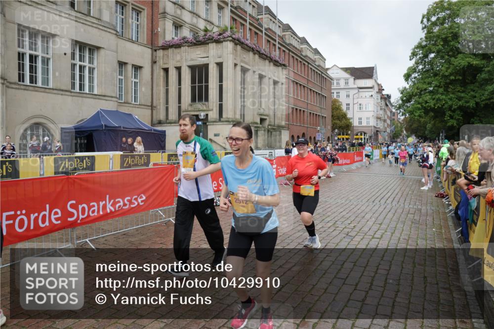 13.09.2026 - Kiel Lauf Yannick Fuchs http://msf.ph/oto/10429910 13.09.2026 11:11:31 Ziel 1460, 1655, 1761, 4053, 4090, 4589, 5869, 7181, 7431, 8127, 9739, 9784, 11417, 11719, 1079, 2192, 2251, 2512, 2628, 3346, 4019, 4090, 4589, 5341, 5869, 6852, 7181, 7431, 7473, 8314, 8315, 8826, 9693, 10067, 10661, 10882, 11361, 11417, 11644, 11719, 11934, 11947, 12845, 141, 3580, 5156, 6729, 9260, 11756, 12053, 1523, 2512, 2628, 5920, 6670, 6756, 7930, 8468, 10380, 10661, 11600, 11644 meine-sportfotos.de