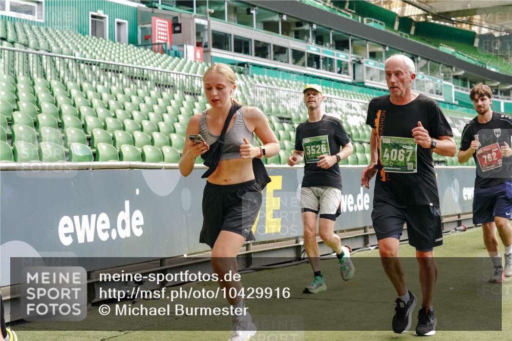 13.09.2026 - 21. swb-Marathon Bremen Michael Burmester http://msf.ph/oto/10429916 13.09.2026 13:03:33 Laufen im Stadion 209, 210, 488, 534, 596, 722, 725, 762, 881, 936, 940, 1014, 1250, 1343, 1458, 1460, 1479, 1611, 1649, 1653, 1771, 2223, 2276, 2292, 2345, 2364, 2369, 2378, 2421, 2434, 2513, 2625, 2666, 2668, 2779, 2851, 2891, 2900, 2934, 2977, 3013, 3028, 3114, 3135, 3163, 3164, 3258, 3360, 3402, 3425, 3454, 3460, 3496, 3510, 3521, 3576, 3579, 3585, 3597, 3603, 3618, 3721, 3796, 3846, 3852, 3859, 3893, 3938, 3970, 3983, 4000, 4077, 4133, 4506, 4558, 242 meine-sportfotos.de