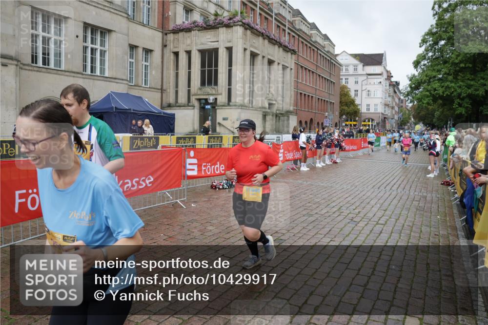 13.09.2026 - Kiel Lauf Yannick Fuchs http://msf.ph/oto/10429917 13.09.2026 11:11:31 Ziel 1460, 1655, 1761, 4053, 4090, 4589, 5869, 7181, 7431, 8127, 9739, 9784, 11417, 11719, 1079, 2192, 2251, 2512, 2628, 3346, 4019, 4090, 4589, 5341, 5869, 6852, 7181, 7431, 7473, 8314, 8315, 8826, 9693, 10067, 10661, 10882, 11361, 11417, 11644, 11719, 11934, 11947, 12845, 141, 3580, 5156, 6729, 9260, 11756, 12053, 1523, 2512, 2628, 5920, 6670, 6756, 7930, 8468, 10380, 10661, 11600, 11644 meine-sportfotos.de