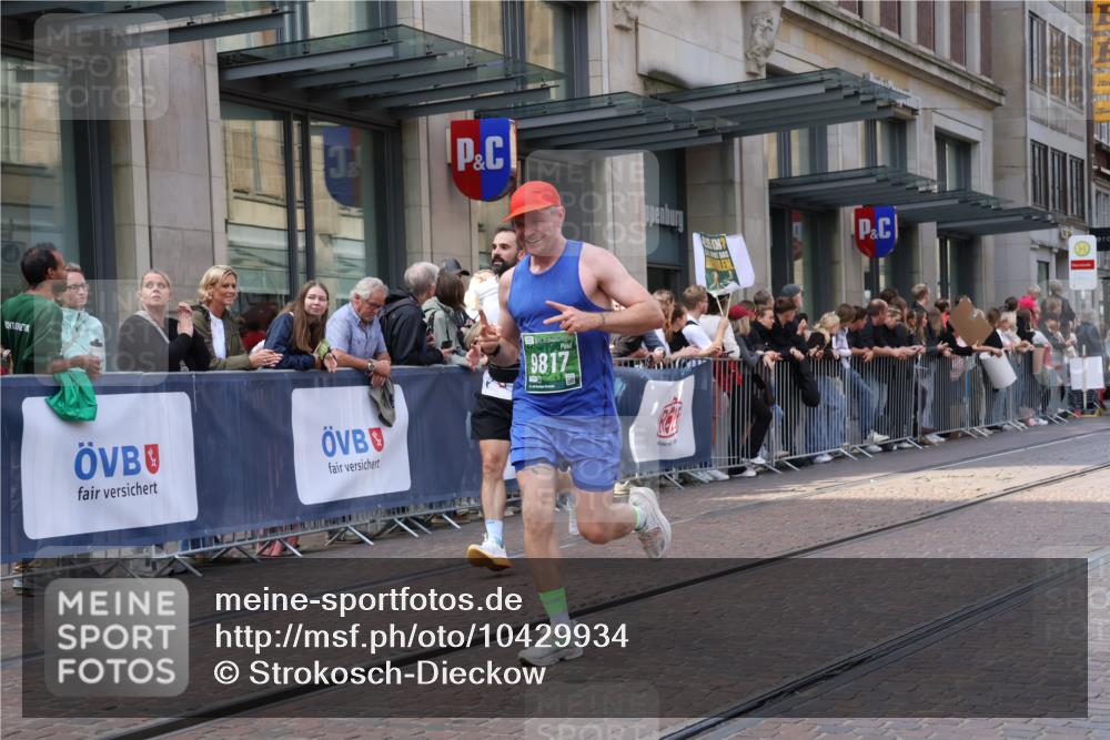 13.09.2026 - 21. swb-Marathon Bremen Strokosch-Dieckow http://msf.ph/oto/10429934 13.09.2026 13:09:51 Ziel 538, 623, 957, 2020, 3959, 4781, 5627, 8064, 8709, 9817, 195, 567, 1723, 1975, 2750, 4473, 4782, 8835, 9241, 9277, 9804 meine-sportfotos.de