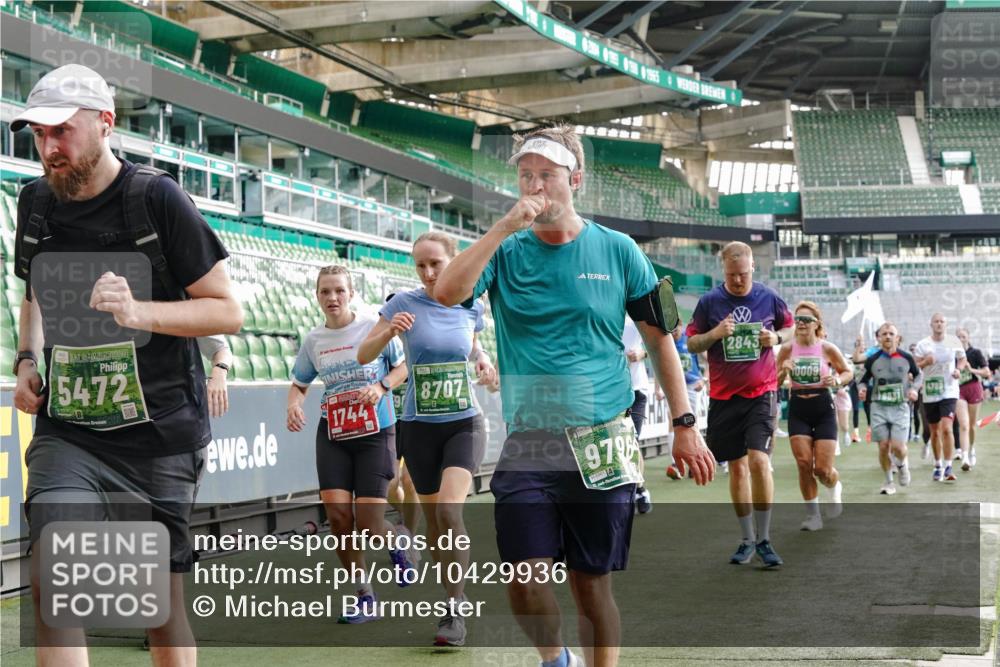 13.09.2026 - 21. swb-Marathon Bremen Michael Burmester http://msf.ph/oto/10429936 13.09.2026 13:27:28 Laufen im Stadion 111, 186, 202, 357, 364, 390, 478, 597, 726, 829, 833, 888, 925, 1077, 1220, 1412, 1473, 1496, 1608, 1618, 1700, 1769, 1958, 1961, 1984, 2236, 2273, 2309, 2388, 2404, 2428, 2502, 2507, 2508, 2542, 2558, 2576, 2582, 2592, 2656, 2675, 2725, 2748, 2817, 2875, 2876, 2923, 2965, 2970, 3045, 3047, 3050, 3073, 3084, 3184, 3219, 3359, 3433, 3540, 3592, 3629, 3756, 3885, 3907, 3978, 4457, 4660 meine-sportfotos.de