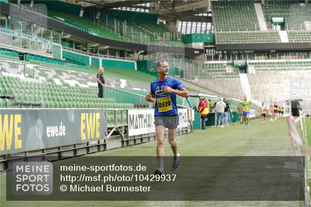 13.09.2026 - 21. swb-Marathon Bremen Michael Burmester http://msf.ph/oto/10429937 13.09.2026 10:21:07 Laufen im Stadion 10244, 10261, 10262, 10818, 10961, 10994, 11067, 11068, 11142, 11176, 11197, 11418, 11512, 11916, 11964, 12289, 12324, 12358, 12413, 12456, 12513, 12520, 12540, 13505, 13514, 13540, 13548, 13551, 13558, 13560, 13568, 13575, 13583, 13588, 13590, 13601, 13605, 13606, 13608, 13610, 13619, 13633, 13636, 13637, 10597, 12457, 12458, 13501, 13504, 13510, 13515, 13517, 13522, 13536, 13542, 13543, 13554, 13561, 13567, 13579, 13623, 13635 meine-sportfotos.de