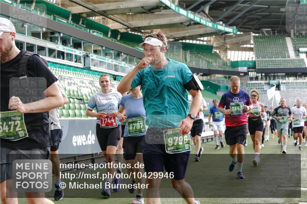 13.09.2026 - 21. swb-Marathon Bremen Michael Burmester http://msf.ph/oto/10429946 13.09.2026 13:27:28 Laufen im Stadion 111, 186, 202, 357, 364, 390, 478, 597, 726, 829, 833, 888, 925, 1077, 1220, 1412, 1473, 1496, 1608, 1618, 1700, 1769, 1958, 1961, 1984, 2236, 2273, 2309, 2388, 2404, 2428, 2502, 2507, 2508, 2542, 2558, 2576, 2582, 2592, 2656, 2675, 2725, 2748, 2817, 2875, 2876, 2923, 2965, 2970, 3045, 3047, 3050, 3073, 3084, 3184, 3219, 3359, 3433, 3540, 3592, 3629, 3756, 3885, 3907, 3978, 4457, 4660 meine-sportfotos.de