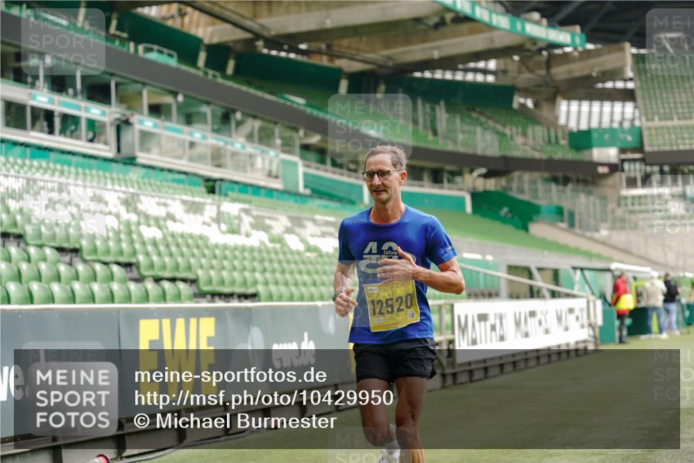 13.09.2026 - 21. swb-Marathon Bremen Michael Burmester http://msf.ph/oto/10429950 13.09.2026 10:21:08 Laufen im Stadion 10244, 10261, 10262, 10818, 10961, 10994, 11067, 11068, 11083, 11142, 11176, 11197, 11418, 11512, 11916, 11964, 12289, 12324, 12358, 12413, 12456, 12513, 12520, 12540, 13505, 13514, 13540, 13548, 13551, 13558, 13560, 13568, 13575, 13583, 13588, 13590, 13601, 13605, 13606, 13608, 13610, 13619, 13633, 13636, 13637, 10597, 12457, 12458, 13501, 13504, 13510, 13515, 13517, 13522, 13536, 13542, 13543, 13554, 13561, 13579, 13623, 13635 meine-sportfotos.de