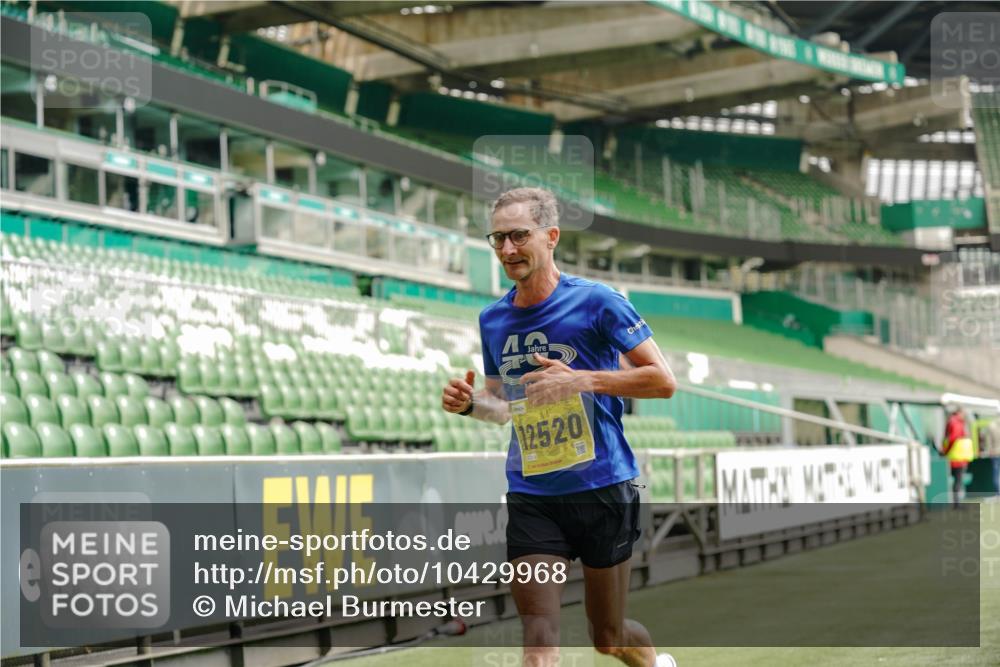 13.09.2026 - 21. swb-Marathon Bremen Michael Burmester http://msf.ph/oto/10429968 13.09.2026 10:21:08 Laufen im Stadion 10244, 10261, 10262, 10818, 10961, 10994, 11067, 11068, 11083, 11142, 11176, 11197, 11418, 11512, 11916, 11964, 12289, 12324, 12358, 12413, 12456, 12513, 12520, 12540, 13505, 13514, 13540, 13548, 13551, 13558, 13560, 13568, 13575, 13583, 13588, 13590, 13601, 13605, 13606, 13608, 13610, 13619, 13633, 13636, 13637, 10597, 12457, 12458, 13501, 13504, 13510, 13515, 13517, 13522, 13536, 13542, 13543, 13554, 13561, 13579, 13623, 13635 meine-sportfotos.de