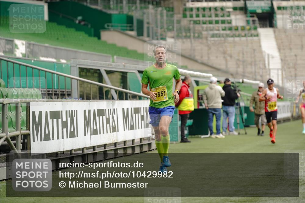 13.09.2026 - 21. swb-Marathon Bremen Michael Burmester http://msf.ph/oto/10429982 13.09.2026 10:21:12 Laufen im Stadion 10244, 10261, 10262, 10818, 10961, 10994, 11067, 11068, 11083, 11142, 11176, 11197, 11418, 11512, 11619, 11854, 11916, 11964, 12289, 12324, 12358, 12413, 12456, 12513, 12520, 12540, 13505, 13514, 13540, 13548, 13551, 13558, 13560, 13568, 13575, 13583, 13588, 13590, 13601, 13605, 13606, 13608, 13610, 13619, 13633, 13636, 13637, 12457, 12458, 13504, 13510, 13517, 13522, 13533, 13536, 13542, 13543, 13554, 13561, 13579, 13623 meine-sportfotos.de