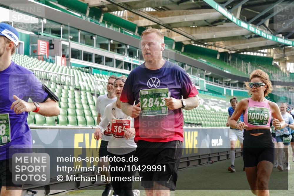 13.09.2026 - 21. swb-Marathon Bremen Michael Burmester http://msf.ph/oto/10429991 13.09.2026 13:27:31 Laufen im Stadion 111, 186, 202, 357, 364, 390, 478, 597, 726, 829, 833, 888, 925, 1077, 1220, 1412, 1473, 1496, 1608, 1700, 1769, 1958, 1961, 1984, 2236, 2273, 2309, 2388, 2404, 2428, 2502, 2507, 2508, 2542, 2558, 2576, 2582, 2592, 2725, 2748, 2817, 2875, 2876, 2923, 2965, 2970, 3045, 3047, 3050, 3073, 3084, 3184, 3219, 3359, 3540, 3589, 3592, 3629, 3756, 3885, 3907, 3978, 4238, 4457, 4660 meine-sportfotos.de