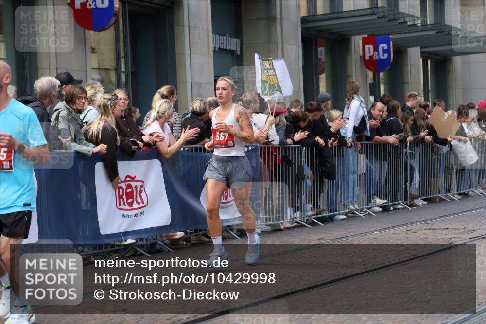 13.09.2026 - 21. swb-Marathon Bremen Strokosch-Dieckow http://msf.ph/oto/10429998 13.09.2026 13:10:00 Ziel 604, 640, 957, 1277, 3959, 5532, 8033, 8064, 8709, 195, 538, 567, 623, 1723, 1975, 2020, 2750, 4781, 4782, 5627, 8835, 9241, 9277, 9804, 9817 meine-sportfotos.de