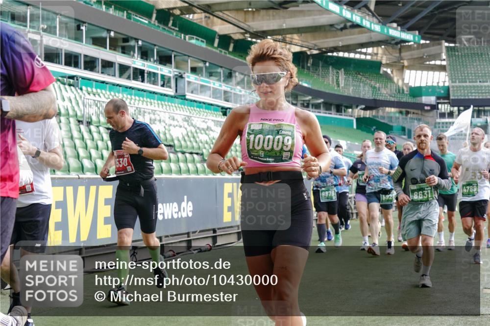 13.09.2026 - 21. swb-Marathon Bremen Michael Burmester http://msf.ph/oto/10430000 13.09.2026 13:27:32 Laufen im Stadion 111, 186, 202, 357, 364, 390, 478, 597, 726, 829, 833, 888, 925, 1077, 1220, 1412, 1473, 1496, 1608, 1700, 1769, 1958, 1961, 1984, 2236, 2273, 2309, 2388, 2404, 2428, 2502, 2507, 2508, 2542, 2558, 2576, 2582, 2592, 2725, 2748, 2817, 2875, 2876, 2923, 2965, 2970, 3045, 3047, 3050, 3073, 3084, 3184, 3219, 3359, 3540, 3589, 3592, 3629, 3756, 3885, 3907, 3978, 4238, 4457, 4660 meine-sportfotos.de