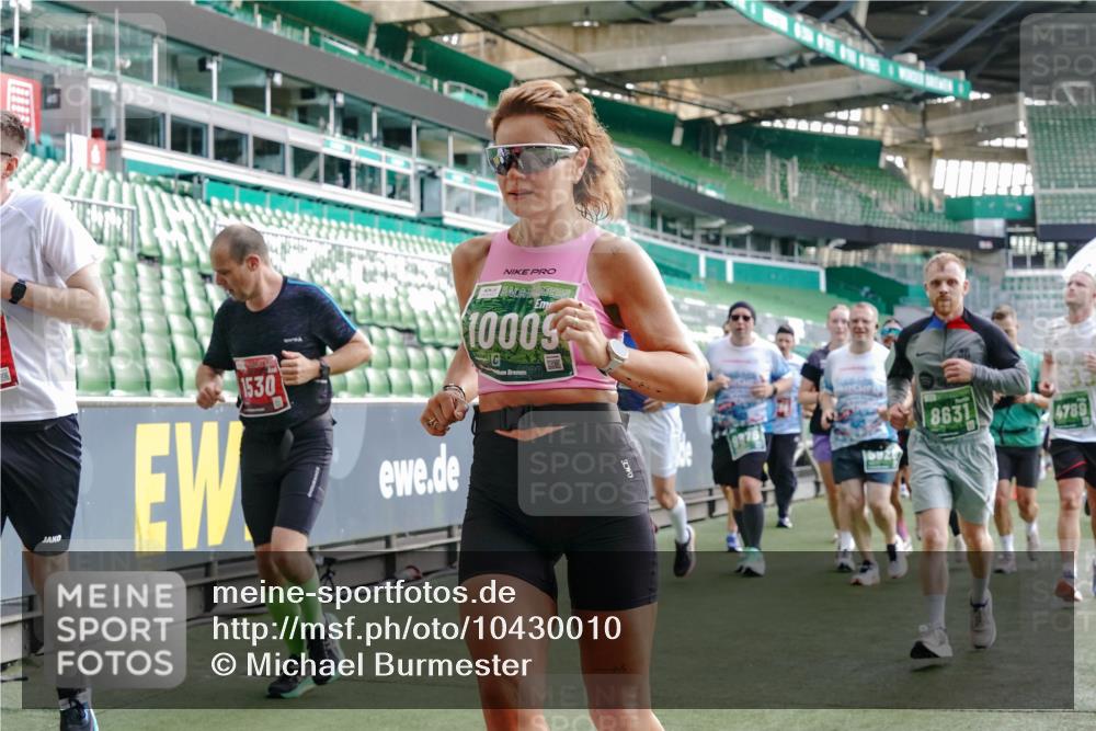 13.09.2026 - 21. swb-Marathon Bremen Michael Burmester http://msf.ph/oto/10430010 13.09.2026 13:27:32 Laufen im Stadion 111, 186, 202, 357, 364, 390, 478, 597, 726, 829, 833, 888, 925, 1077, 1220, 1412, 1473, 1496, 1608, 1700, 1769, 1958, 1961, 1984, 2236, 2273, 2309, 2388, 2404, 2428, 2502, 2507, 2508, 2542, 2558, 2576, 2582, 2592, 2725, 2748, 2817, 2875, 2876, 2923, 2965, 2970, 3045, 3047, 3050, 3073, 3084, 3184, 3219, 3359, 3540, 3589, 3592, 3629, 3756, 3885, 3907, 3978, 4238, 4457, 4660 meine-sportfotos.de