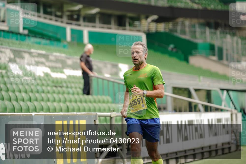 13.09.2026 - 21. swb-Marathon Bremen Michael Burmester http://msf.ph/oto/10430023 13.09.2026 10:21:15 Laufen im Stadion 10244, 10261, 10262, 10818, 10961, 10994, 11067, 11068, 11083, 11142, 11176, 11197, 11418, 11512, 11619, 11738, 11854, 11916, 11964, 12289, 12324, 12358, 12413, 12456, 12513, 12520, 12540, 13505, 13514, 13535, 13540, 13548, 13551, 13558, 13560, 13568, 13575, 13583, 13588, 13590, 13601, 13605, 13606, 13608, 13610, 13619, 13633, 13636, 13637, 12457, 12458, 13504, 13510, 13517, 13522, 13533, 13536, 13542, 13543, 13554, 13561, 13579, 13623 meine-sportfotos.de