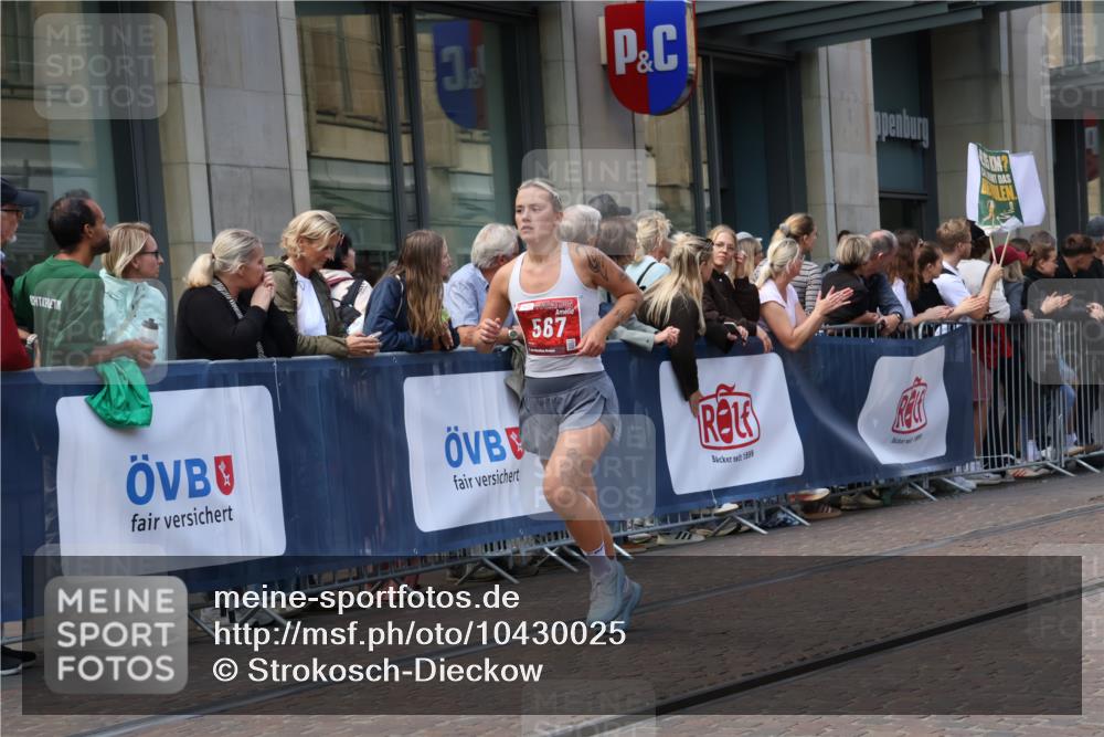 13.09.2026 - 21. swb-Marathon Bremen Strokosch-Dieckow http://msf.ph/oto/10430025 13.09.2026 13:10:01 Ziel 604, 640, 957, 1277, 3959, 5532, 7881, 8033, 8064, 8709, 195, 538, 567, 623, 1723, 1975, 2020, 2750, 4781, 5627, 8835, 9241, 9277, 9804, 9817 meine-sportfotos.de