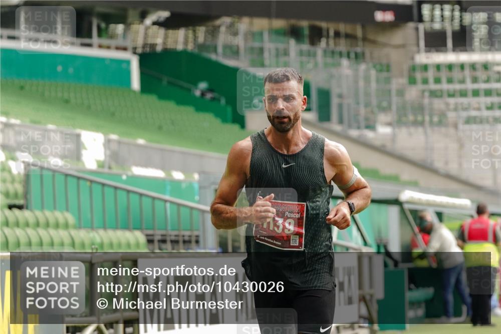 13.09.2026 - 21. swb-Marathon Bremen Michael Burmester http://msf.ph/oto/10430026 13.09.2026 12:15:30 Laufen im Stadion 245, 540, 822, 1028, 1670, 1766, 1997, 317, 443, 614, 796, 1651 meine-sportfotos.de