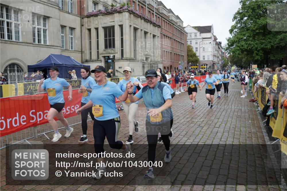 13.09.2026 - Kiel Lauf Yannick Fuchs http://msf.ph/oto/10430040 13.09.2026 11:11:51 Ziel 2950, 3580, 5156, 5227, 5387, 6965, 9572, 9661, 141, 1079, 1460, 1655, 1761, 2192, 3346, 4053, 4090, 4589, 5869, 6729, 7181, 7431, 8127, 9260, 9693, 9739, 9784, 10067, 10882, 11361, 11417, 11719, 11756, 11947, 12053, 12845, 6053, 9296, 10397, 11713, 1079, 2192, 2251, 3346, 4019, 7473, 8314, 8315, 9693, 10067, 10882, 11361, 11934, 11947, 12845 meine-sportfotos.de