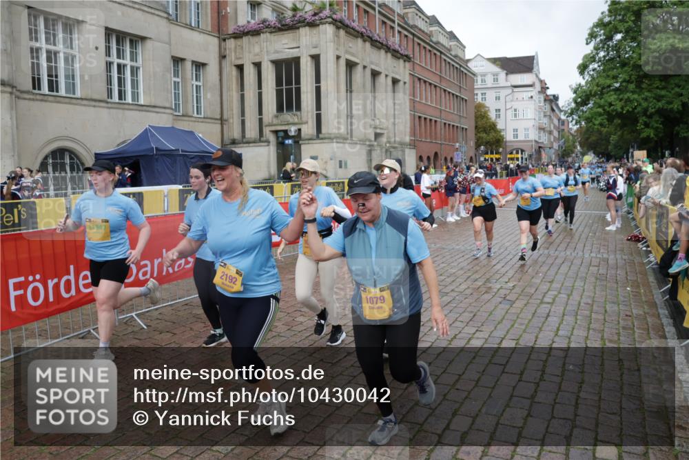 13.09.2026 - Kiel Lauf Yannick Fuchs http://msf.ph/oto/10430042 13.09.2026 11:11:51 Ziel 2950, 3580, 5156, 5227, 5387, 6965, 9572, 9661, 141, 1079, 1460, 1655, 1761, 2192, 3346, 4053, 4090, 4589, 5869, 6729, 7181, 7431, 8127, 9260, 9693, 9739, 9784, 10067, 10882, 11361, 11417, 11719, 11756, 11947, 12053, 12845, 6053, 9296, 10397, 11713, 1079, 2192, 2251, 3346, 4019, 7473, 8314, 8315, 9693, 10067, 10882, 11361, 11934, 11947, 12845 meine-sportfotos.de