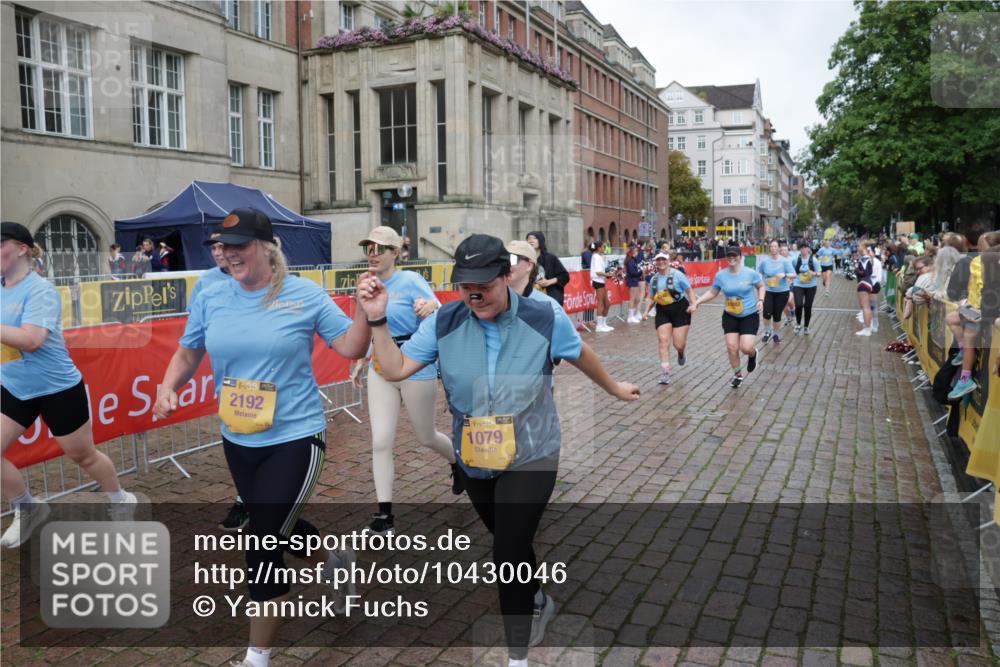 13.09.2026 - Kiel Lauf Yannick Fuchs http://msf.ph/oto/10430046 13.09.2026 11:11:51 Ziel 2950, 3580, 5156, 5227, 5387, 6965, 9572, 9661, 141, 1079, 1460, 1655, 1761, 2192, 3346, 4053, 4090, 4589, 5869, 6729, 7181, 7431, 8127, 9260, 9693, 9739, 9784, 10067, 10882, 11361, 11417, 11719, 11756, 11947, 12053, 12845, 6053, 9296, 10397, 11713, 1079, 2192, 2251, 3346, 4019, 7473, 8314, 8315, 9693, 10067, 10882, 11361, 11934, 11947, 12845 meine-sportfotos.de