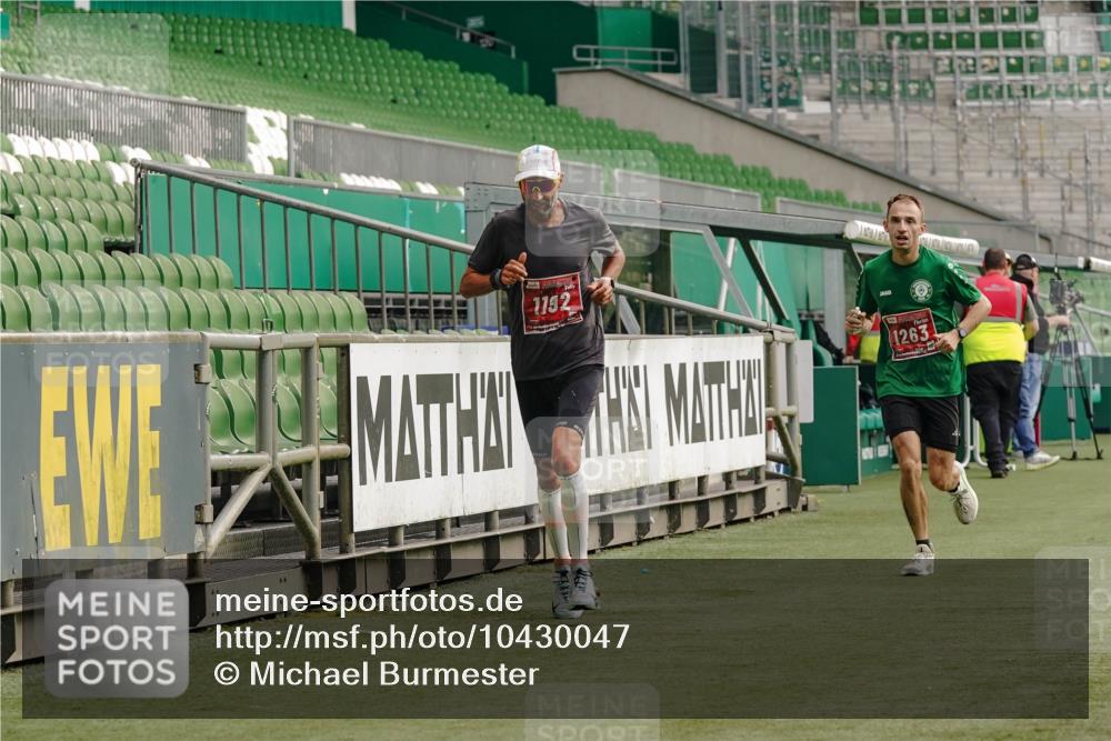 13.09.2026 - 21. swb-Marathon Bremen Michael Burmester http://msf.ph/oto/10430047 13.09.2026 12:16:26 Laufen im Stadion 1028, 1190, 1192, 1263, 1670, 1766, 1997, 317, 443, 796, 1149 meine-sportfotos.de