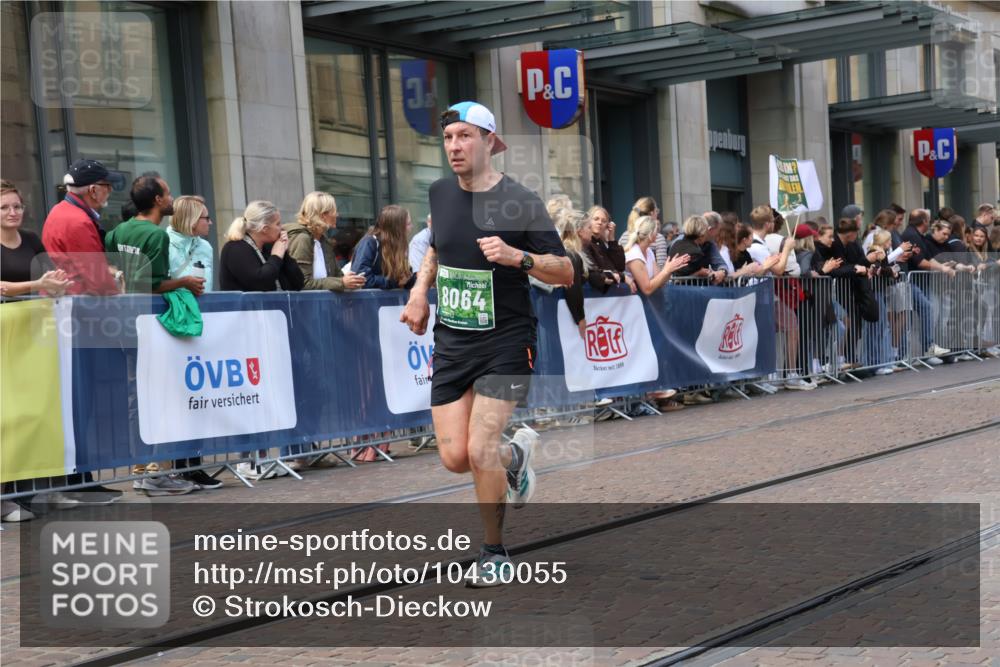 13.09.2026 - 21. swb-Marathon Bremen Strokosch-Dieckow http://msf.ph/oto/10430055 13.09.2026 13:10:03 Ziel 604, 640, 957, 1277, 2605, 3959, 5532, 6267, 7881, 8033, 8064, 8709, 538, 567, 623, 1723, 1975, 2020, 2750, 4781, 5627, 8835, 9241, 9277, 9804, 9817 meine-sportfotos.de