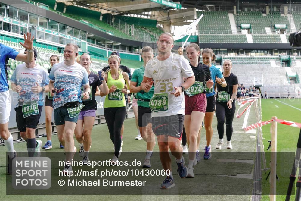 13.09.2026 - 21. swb-Marathon Bremen Michael Burmester http://msf.ph/oto/10430060 13.09.2026 13:27:35 Laufen im Stadion 111, 186, 202, 357, 364, 390, 478, 597, 726, 829, 833, 888, 925, 1077, 1220, 1412, 1473, 1496, 1608, 1700, 1769, 1958, 1961, 1984, 2236, 2273, 2309, 2388, 2404, 2428, 2502, 2507, 2508, 2542, 2558, 2576, 2582, 2592, 2725, 2748, 2817, 2875, 2876, 2923, 2965, 3045, 3047, 3050, 3073, 3084, 3184, 3219, 3359, 3540, 3589, 3592, 3629, 3756, 3826, 3885, 3907, 3978, 4238, 4457, 4660 meine-sportfotos.de