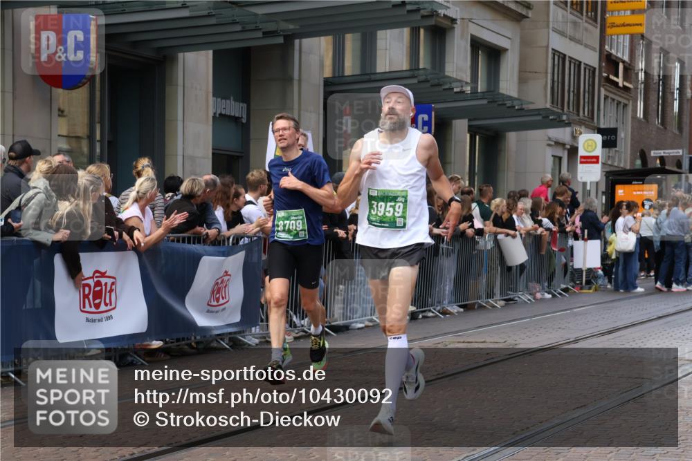 13.09.2026 - 21. swb-Marathon Bremen Strokosch-Dieckow http://msf.ph/oto/10430092 13.09.2026 13:10:05 Ziel 604, 640, 957, 1277, 2605, 3959, 5532, 5620, 6267, 7881, 8033, 8064, 8709, 538, 567, 623, 1723, 1975, 2020, 2750, 4781, 5627, 8835, 9277, 9804, 9817 meine-sportfotos.de