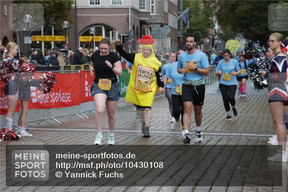 13.09.2026 - Kiel Lauf Yannick Fuchs http://msf.ph/oto/10430108 13.09.2026 11:12:02 Ziel 2950, 5227, 5387, 6965, 9296, 9572, 9661, 10397, 11713, 141, 1761, 3580, 4053, 5156, 6729, 9260, 9739, 9784, 11756, 12053, 1000, 1580, 1782, 2118, 5249, 6051, 6053, 1460, 1655, 4090, 4589, 5869, 7181, 7431, 8127, 11417, 11719 meine-sportfotos.de