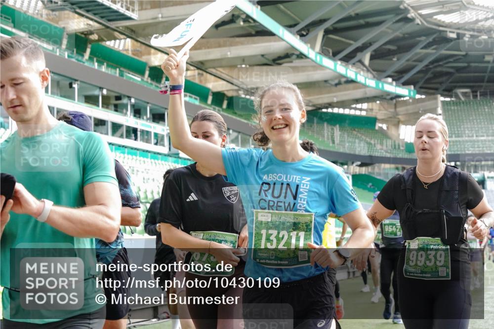 13.09.2026 - 21. swb-Marathon Bremen Michael Burmester http://msf.ph/oto/10430109 13.09.2026 13:27:37 Laufen im Stadion 111, 186, 202, 357, 364, 390, 478, 597, 726, 829, 833, 888, 925, 1077, 1220, 1412, 1473, 1496, 1608, 1700, 1769, 1958, 1961, 1984, 2236, 2273, 2309, 2388, 2404, 2428, 2502, 2507, 2508, 2542, 2574, 2576, 2582, 2592, 2725, 2748, 2817, 2875, 2876, 2923, 2965, 3045, 3047, 3050, 3073, 3084, 3184, 3219, 3359, 3540, 3589, 3592, 3629, 3756, 3826, 3885, 3907, 3978, 4238, 4457, 4660 meine-sportfotos.de