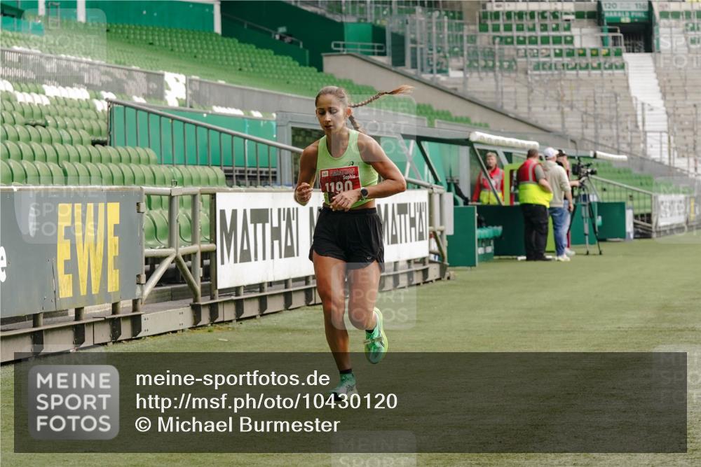 13.09.2026 - 21. swb-Marathon Bremen Michael Burmester http://msf.ph/oto/10430120 13.09.2026 12:16:33 Laufen im Stadion 1028, 1190, 1192, 1263, 1670, 1766, 1997, 317, 443, 796, 1149 meine-sportfotos.de