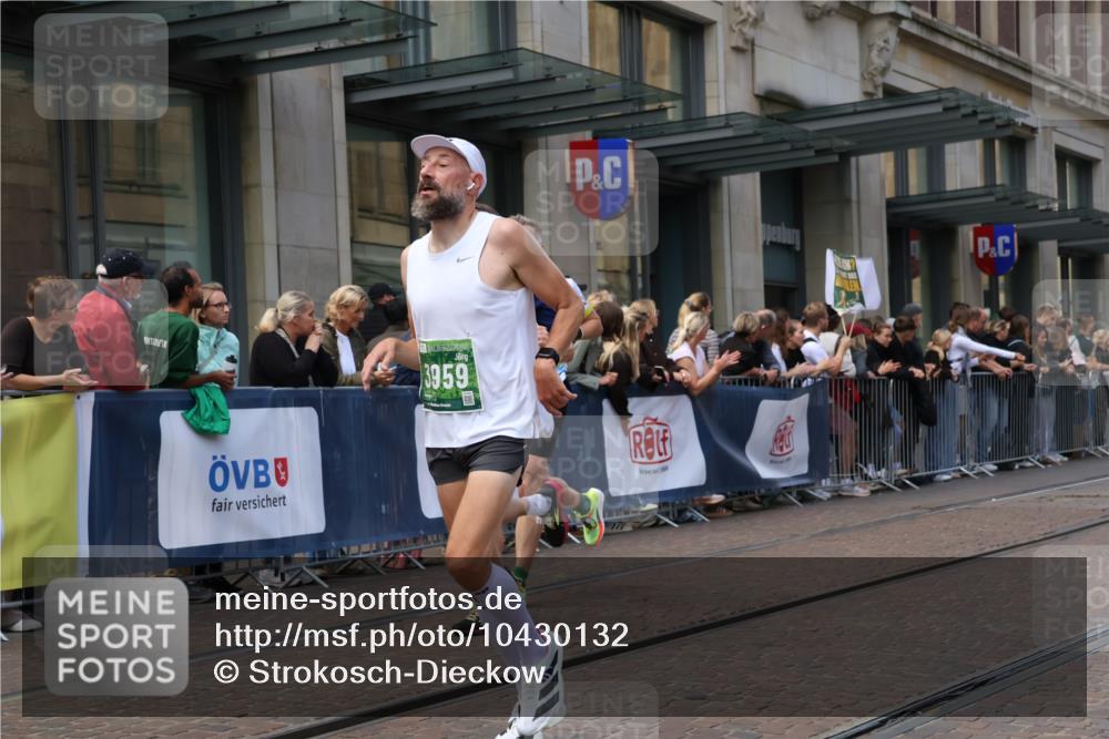13.09.2026 - 21. swb-Marathon Bremen Strokosch-Dieckow http://msf.ph/oto/10430132 13.09.2026 13:10:06 Ziel 604, 640, 957, 1277, 2605, 3959, 5532, 5620, 6267, 7881, 8033, 8064, 8709, 538, 567, 623, 1723, 1975, 2020, 2750, 4781, 5627, 8835, 9277, 9804, 9817 meine-sportfotos.de