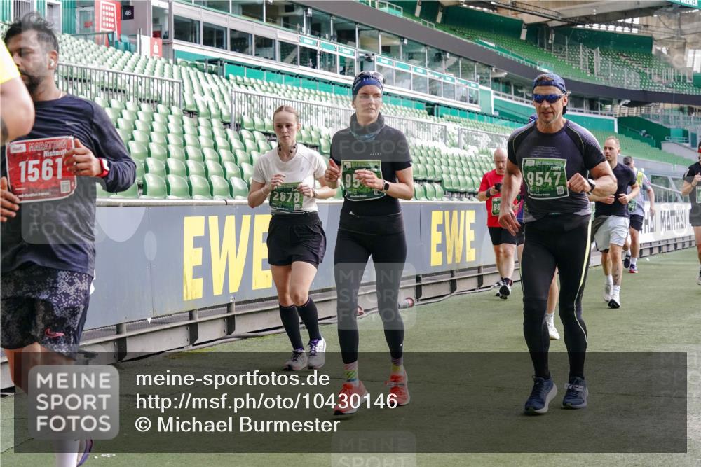 13.09.2026 - 21. swb-Marathon Bremen Michael Burmester http://msf.ph/oto/10430146 13.09.2026 13:27:39 Laufen im Stadion 111, 186, 202, 357, 364, 390, 478, 597, 726, 829, 833, 888, 925, 1077, 1220, 1412, 1473, 1496, 1608, 1700, 1769, 1958, 1961, 1984, 2236, 2273, 2309, 2388, 2404, 2428, 2502, 2507, 2542, 2574, 2576, 2582, 2592, 2725, 2748, 2817, 2875, 2876, 2923, 2965, 3045, 3047, 3050, 3061, 3073, 3084, 3184, 3219, 3359, 3540, 3589, 3592, 3629, 3756, 3826, 3885, 3907, 3978, 4108, 4238, 4457, 4660 meine-sportfotos.de