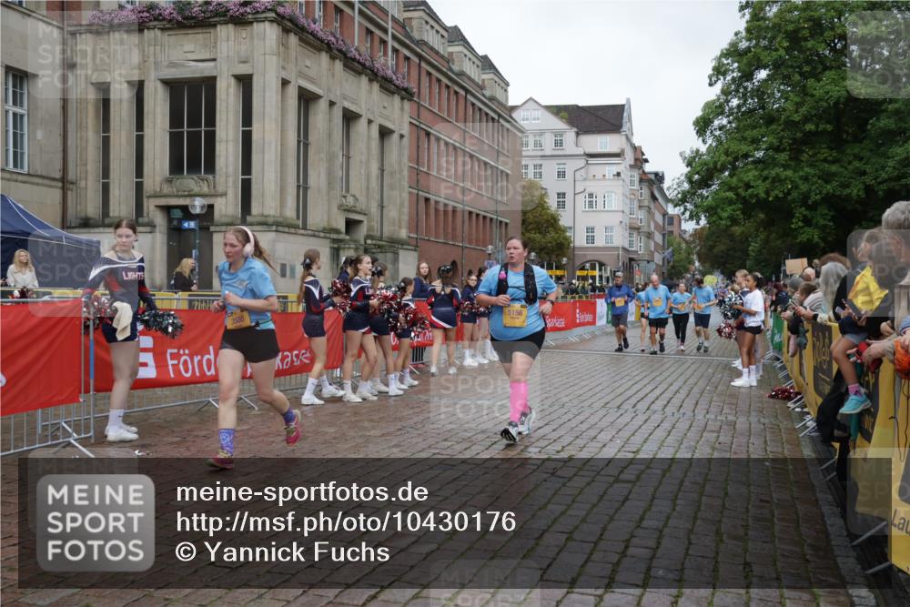 13.09.2026 - Kiel Lauf Yannick Fuchs http://msf.ph/oto/10430176 13.09.2026 11:12:18 Ziel 1000, 1580, 1782, 2118, 5249, 6051, 6053, 2950, 3580, 5156, 5227, 5387, 6965, 9296, 9572, 9661, 10397, 11713, 625, 1602, 2968, 3598, 9571, 11599, 12396, 141, 3580, 5156, 6729, 9260, 9784, 11756, 12053 meine-sportfotos.de