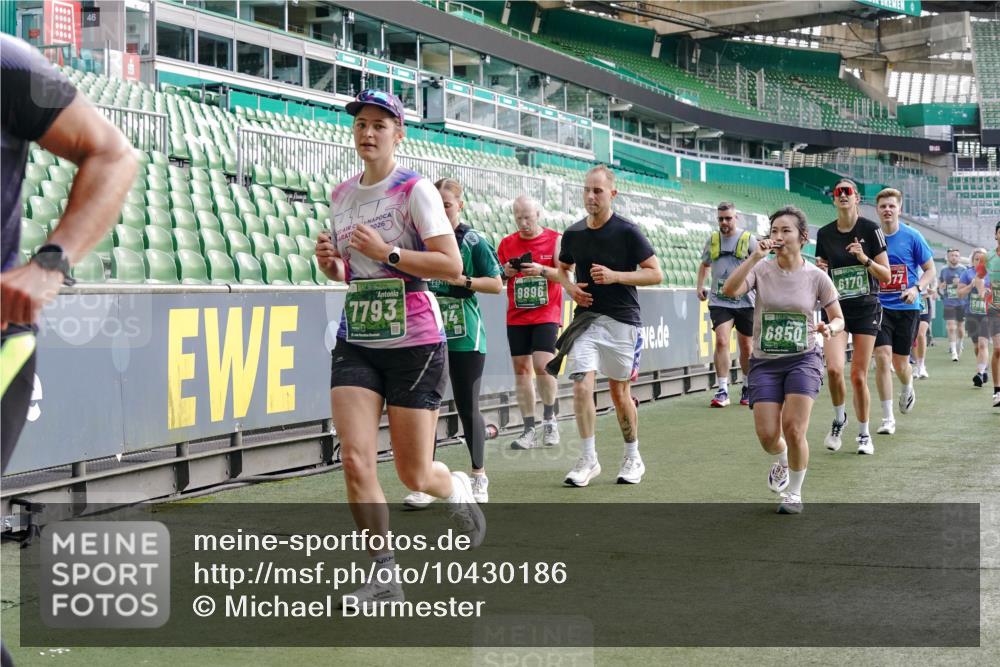 13.09.2026 - 21. swb-Marathon Bremen Michael Burmester http://msf.ph/oto/10430186 13.09.2026 13:27:41 Laufen im Stadion 111, 186, 202, 357, 364, 390, 478, 597, 726, 829, 833, 888, 925, 1077, 1220, 1412, 1473, 1496, 1608, 1700, 1769, 1958, 1961, 1984, 2236, 2273, 2309, 2388, 2404, 2428, 2502, 2507, 2542, 2574, 2576, 2582, 2592, 2725, 2748, 2817, 2875, 2876, 2923, 2965, 3045, 3047, 3050, 3061, 3073, 3084, 3184, 3219, 3359, 3540, 3589, 3592, 3629, 3694, 3756, 3826, 3885, 3907, 3978, 4108, 4238, 4457, 4660 meine-sportfotos.de