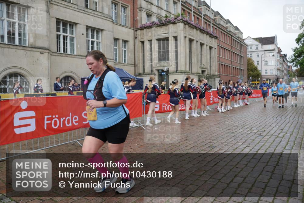 13.09.2026 - Kiel Lauf Yannick Fuchs http://msf.ph/oto/10430188 13.09.2026 11:12:21 Ziel 625, 1000, 1580, 1782, 2118, 5249, 6051, 2950, 5156, 5227, 5387, 6053, 6965, 9296, 9572, 9661, 10397, 11713, 1602, 2968, 3598, 5027, 9300, 9571, 11599, 12396, 3580, 5156, 11756 meine-sportfotos.de