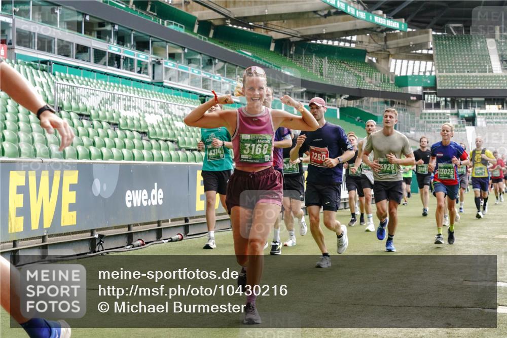 13.09.2026 - 21. swb-Marathon Bremen Michael Burmester http://msf.ph/oto/10430216 13.09.2026 13:03:45 Laufen im Stadion 209, 210, 488, 534, 565, 596, 725, 762, 881, 936, 940, 1014, 1343, 1373, 1458, 1460, 1479, 1611, 1649, 1653, 1771, 2223, 2276, 2364, 2369, 2421, 2434, 2513, 2625, 2668, 2779, 2851, 2872, 2891, 2900, 2934, 2977, 3028, 3114, 3135, 3217, 3258, 3360, 3402, 3419, 3425, 3454, 3460, 3496, 3510, 3521, 3576, 3579, 3585, 3597, 3603, 3618, 3721, 3796, 3846, 3852, 3859, 3893, 3909, 3938, 3970, 3983, 4000, 4077, 4133, 4506, 4558, 242 meine-sportfotos.de