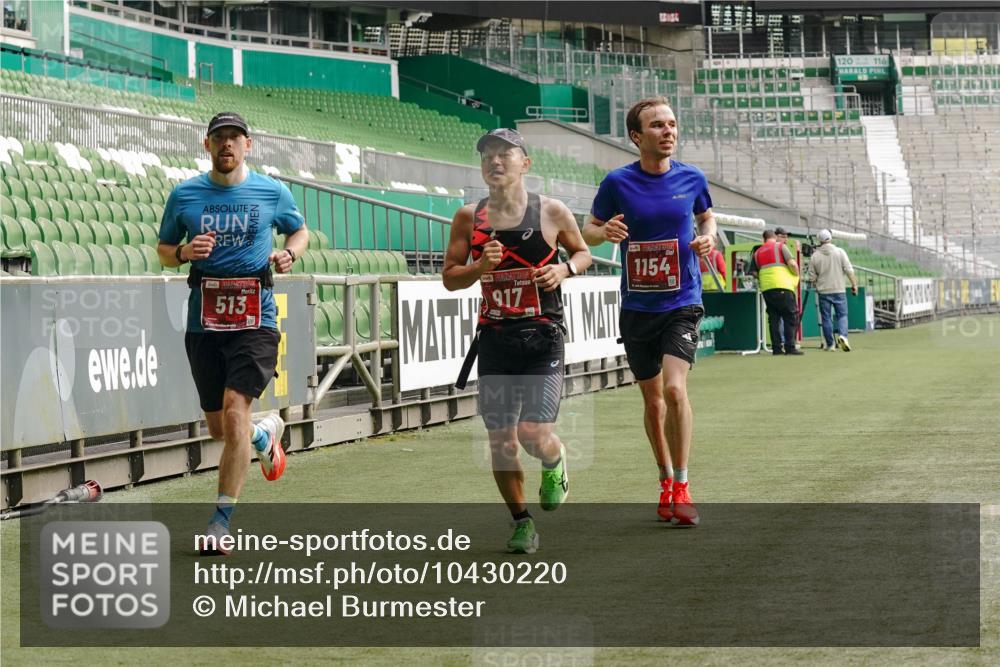 13.09.2026 - 21. swb-Marathon Bremen Michael Burmester http://msf.ph/oto/10430220 13.09.2026 12:17:14 Laufen im Stadion 513, 917, 1154, 1190, 1192, 1263, 245, 317, 540, 796, 822, 1149 meine-sportfotos.de