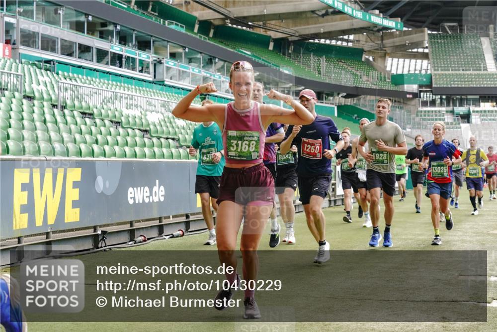 13.09.2026 - 21. swb-Marathon Bremen Michael Burmester http://msf.ph/oto/10430229 13.09.2026 13:03:45 Laufen im Stadion 209, 210, 488, 534, 565, 596, 725, 762, 881, 936, 940, 1014, 1343, 1373, 1458, 1460, 1479, 1611, 1649, 1653, 1771, 2223, 2276, 2364, 2369, 2421, 2434, 2513, 2625, 2668, 2779, 2851, 2872, 2891, 2900, 2934, 2977, 3028, 3114, 3135, 3217, 3258, 3360, 3402, 3419, 3425, 3454, 3460, 3496, 3510, 3521, 3576, 3579, 3585, 3597, 3603, 3618, 3721, 3796, 3846, 3852, 3859, 3893, 3909, 3938, 3970, 3983, 4000, 4077, 4133, 4506, 4558, 242 meine-sportfotos.de