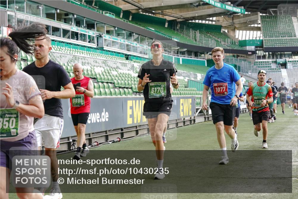 13.09.2026 - 21. swb-Marathon Bremen Michael Burmester http://msf.ph/oto/10430235 13.09.2026 13:27:43 Laufen im Stadion 111, 186, 357, 364, 390, 478, 597, 726, 829, 833, 888, 925, 1077, 1220, 1298, 1412, 1473, 1496, 1608, 1700, 1769, 1958, 1961, 1984, 2236, 2273, 2309, 2388, 2404, 2428, 2502, 2507, 2542, 2574, 2576, 2582, 2592, 2725, 2748, 2817, 2875, 2876, 2923, 2965, 3045, 3050, 3061, 3073, 3084, 3184, 3219, 3540, 3589, 3592, 3629, 3694, 3756, 3826, 3853, 3885, 3907, 3978, 4108, 4238, 4457, 4660 meine-sportfotos.de