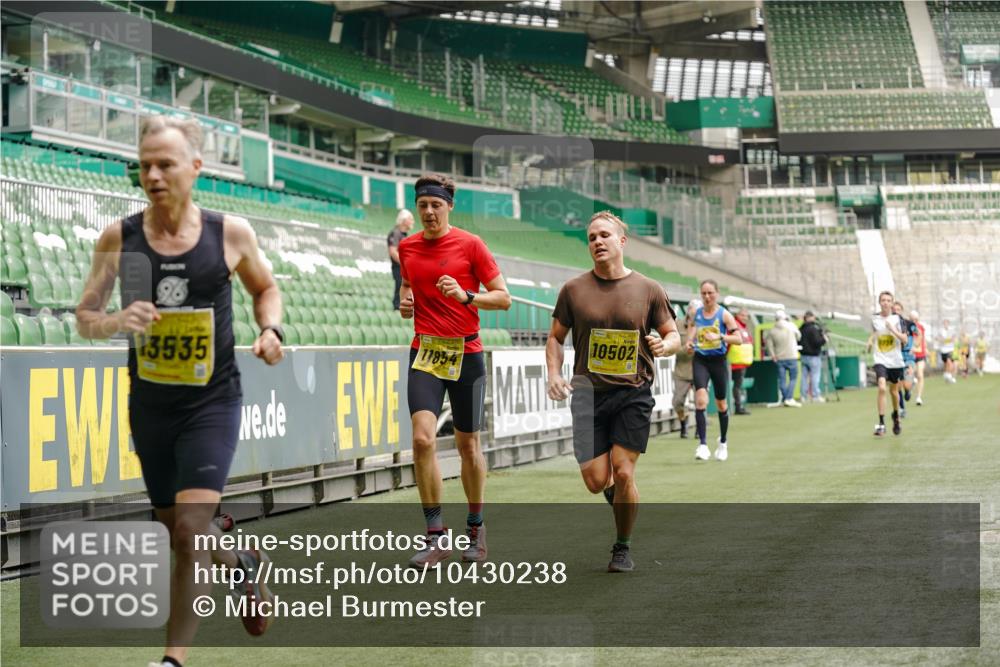 13.09.2026 - 21. swb-Marathon Bremen Michael Burmester http://msf.ph/oto/10430238 13.09.2026 10:21:29 Laufen im Stadion 10244, 10261, 10262, 10818, 10961, 10994, 11067, 11068, 11083, 11142, 11176, 11418, 11512, 11619, 11738, 11854, 11916, 11944, 11964, 12289, 12324, 12358, 12413, 12456, 12513, 12520, 12540, 13505, 13514, 13535, 13540, 13548, 13551, 13558, 13559, 13568, 13575, 13583, 13587, 13588, 13590, 13601, 13605, 13606, 13608, 13610, 13619, 13633, 13636, 13637, 12457, 12458, 13504, 13510, 13522, 13533, 13534, 13536, 13542, 13543, 13554, 13561, 13564, 13579, 13623 meine-sportfotos.de