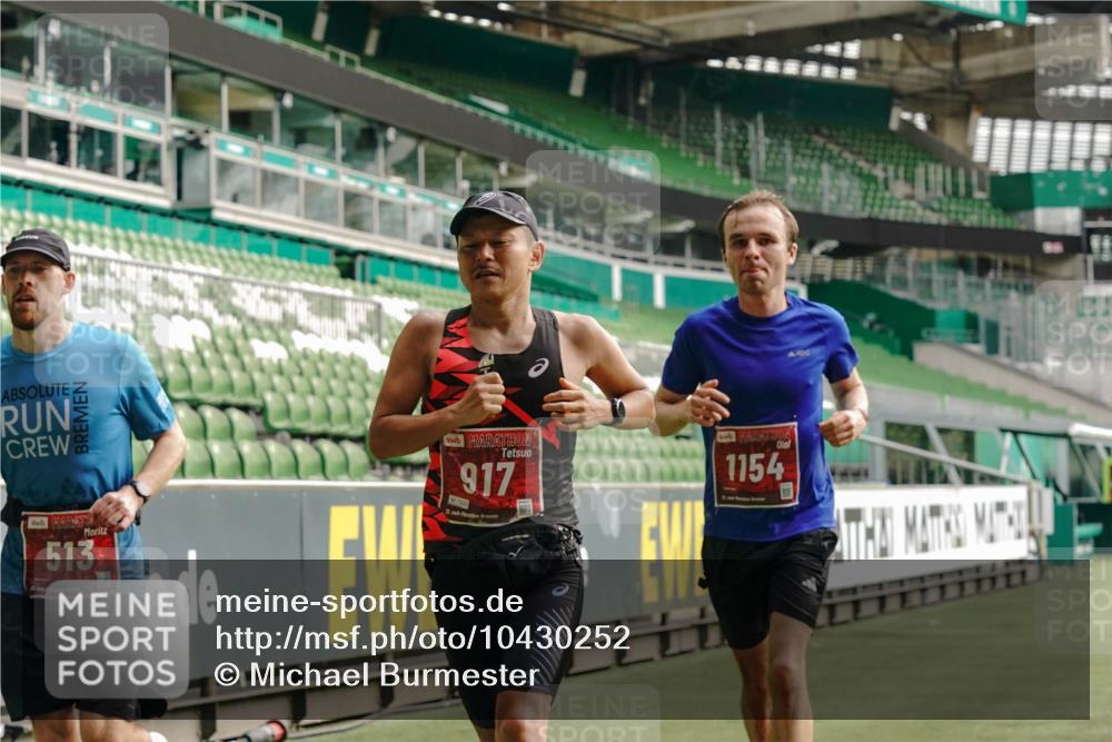 13.09.2026 - 21. swb-Marathon Bremen Michael Burmester http://msf.ph/oto/10430252 13.09.2026 12:17:16 Laufen im Stadion 513, 917, 1154, 1190, 1192, 1263, 245, 317, 540, 796, 822, 1149 meine-sportfotos.de