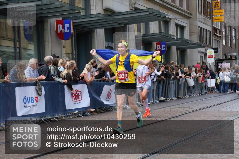 13.09.2026 - 21. swb-Marathon Bremen Strokosch-Dieckow http://msf.ph/oto/10430259 13.09.2026 13:10:13 Ziel 604, 640, 1181, 1277, 1554, 2605, 3959, 4727, 5066, 5152, 5532, 5620, 5648, 6267, 7881, 8033, 8064, 8709, 538, 623, 957, 2020, 4781, 5627, 8064, 8835, 9817 meine-sportfotos.de